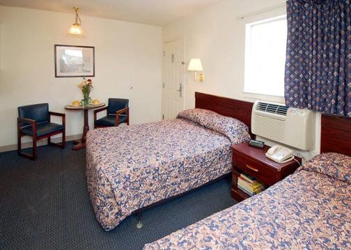Stay Inn & Suites - Stockbridge Room photo